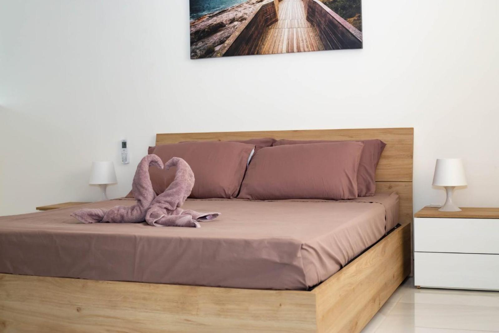 Apartment Brend New One Bedroom Penthouse *