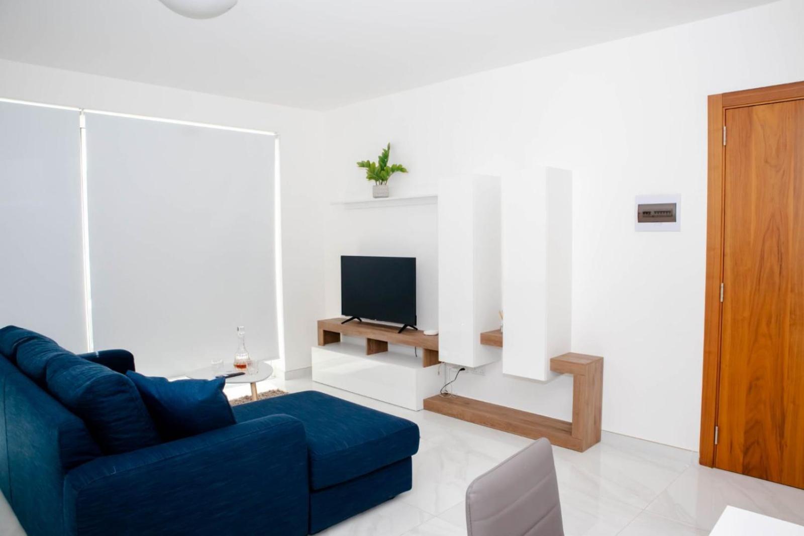 Apartment Brend New One Bedroom Penthouse