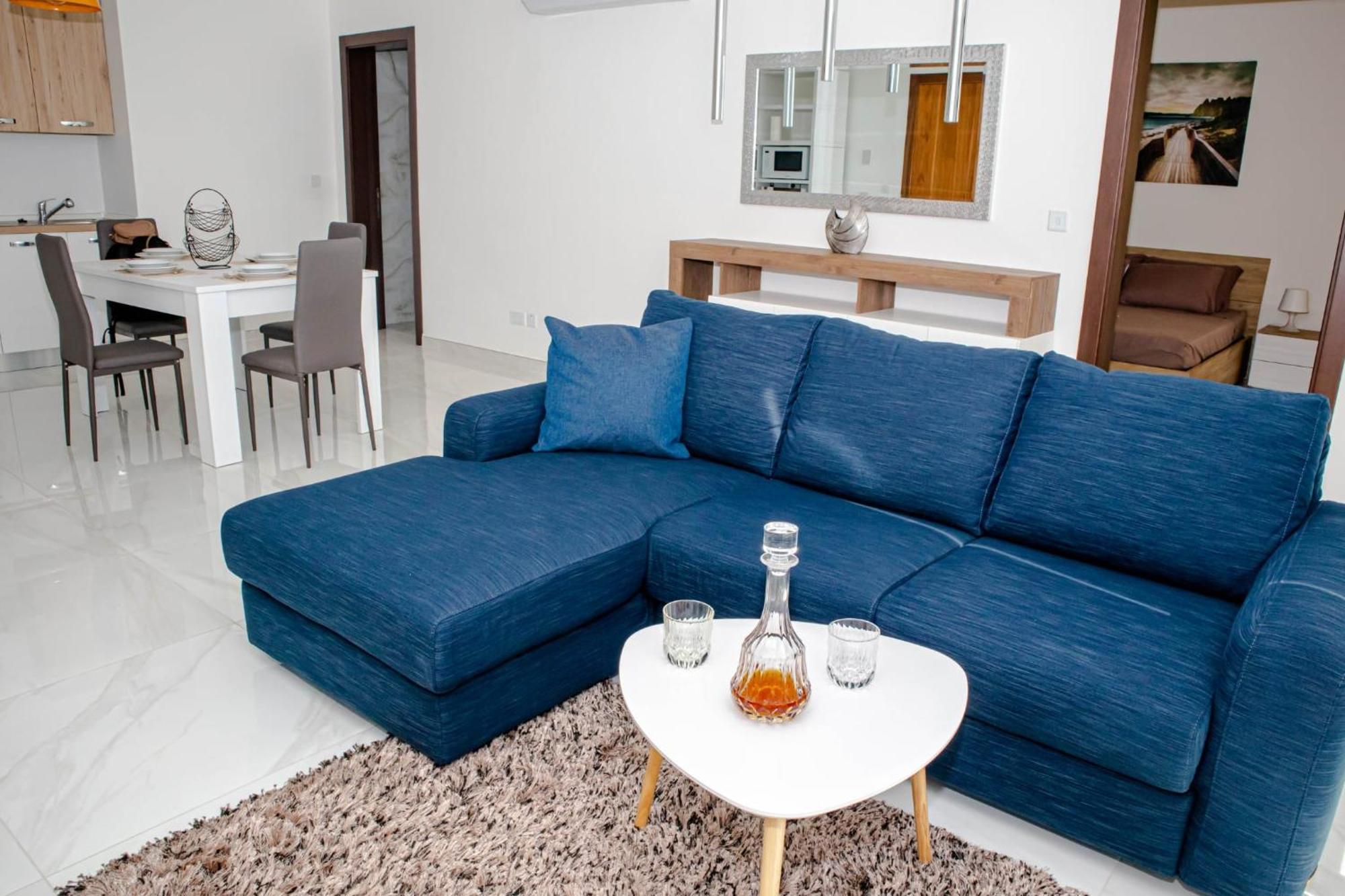 Apartment Brend New One Bedroom Penthouse